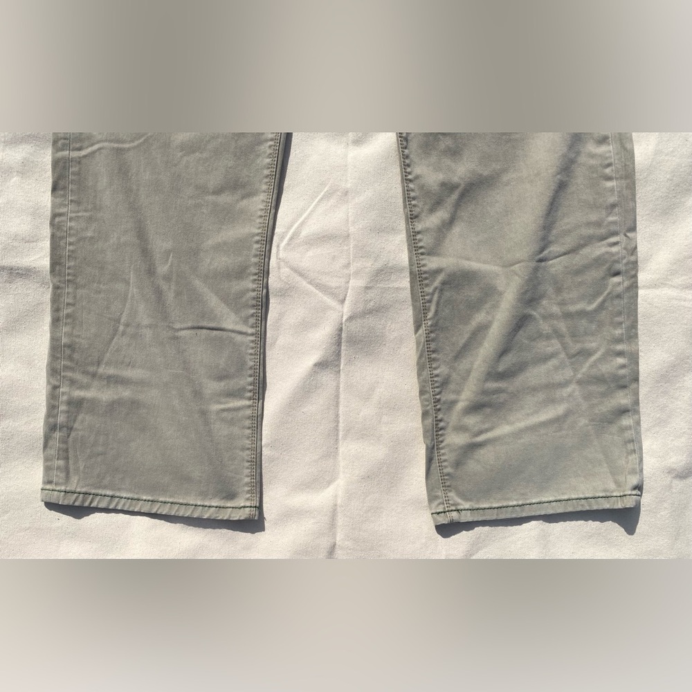 Tommy Bahama Brushed Cotton Beige Casual Straight Chinos 40/34 EUC - Picture 8 of 8
